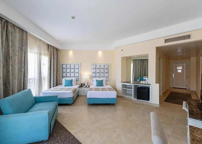 منتجع تروبيتل سهل حشيش 5*